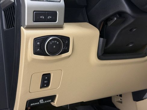 Used 2017 Ford F350 Lariat AWD/4WD image 55