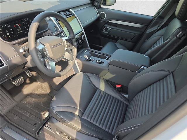 New 2026 Land Rover Discovery Limited Edition AWD/4WD image 17