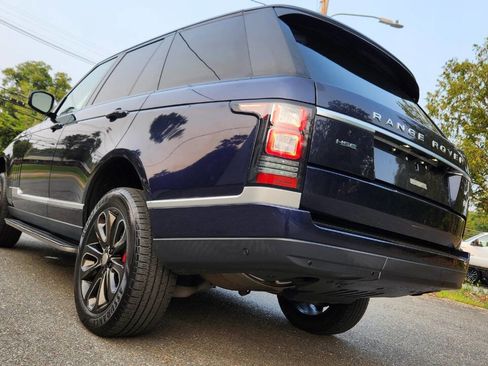Used 2017 Land Rover Range Rover HSE image 14