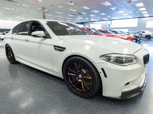 Used 2014 BMW M5 RWD image 4