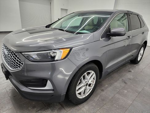 Used 2024 Ford Edge SEL image 7