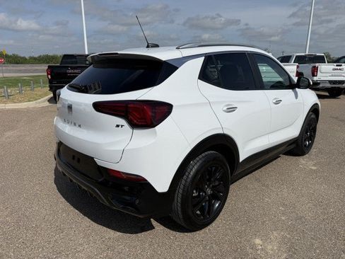 Used 2024 Buick Encore GX Sport Touring FWD image 9