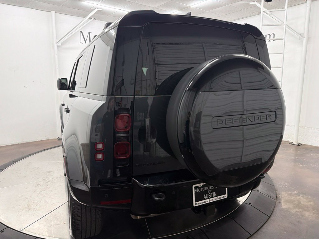 Used 2025 Land Rover Defender 110 X-Dynamic SE AWD/4WD image 6