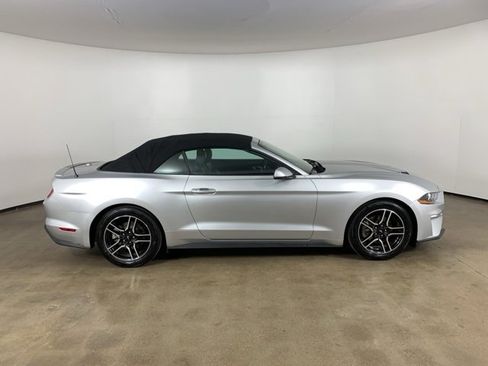 Used 2018 Ford Mustang Premium image 7