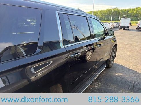 Used 2017 Chevrolet Suburban Premier AWD/4WD image 7
