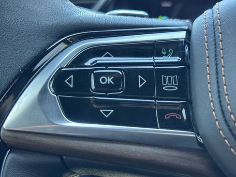 Used 2024 Jeep Grand Cherokee Summit w/ Advanced Protech Group IV AWD/4WD image 14