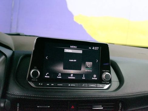Used 2021 Nissan Rogue SV FWD image 18