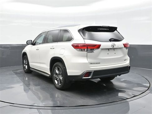 Certified 2019 Toyota Highlander Limited Platinum image 8