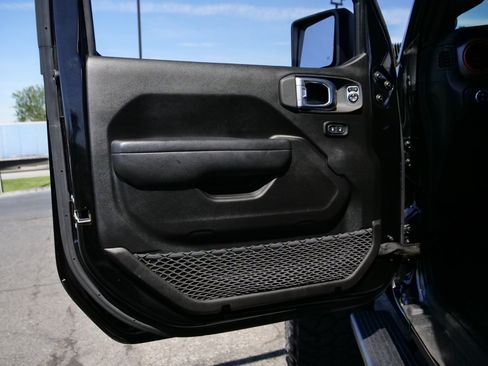 Used 2023 Jeep Gladiator Mojave w/ Cold Weather Group AWD/4WD image 34