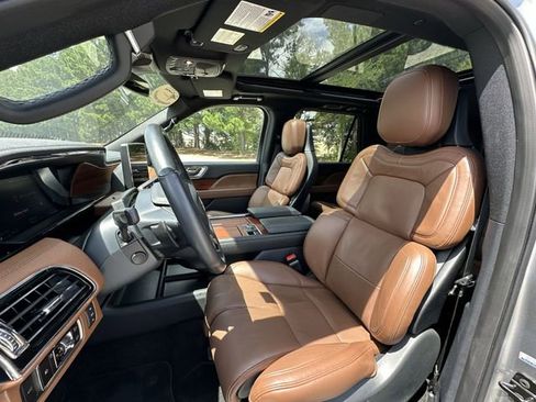 New 2024 Lincoln Navigator L Reserve image 11