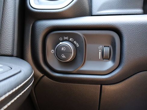 Used 2025 RAM 2500 Big Horn AWD/4WD image 24