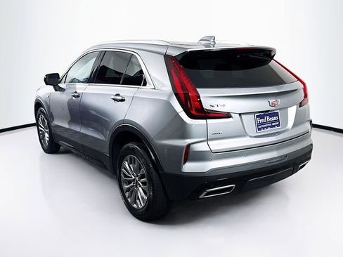 Used 2025 Cadillac XT4 Premium Luxury image 5