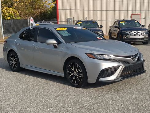 Used 2023 Toyota Camry SE image 11