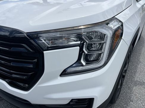 Used 2022 GMC Terrain SLE w/ Driver Convenience Package FWD image 6