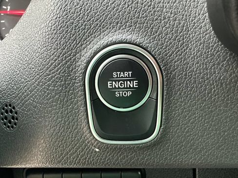 Used 2025 Mercedes-Benz Sprinter 2500 image 32