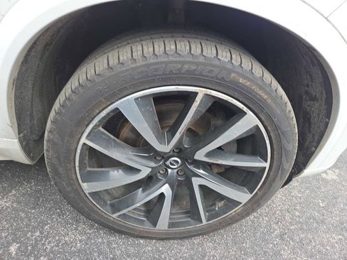 Used 2021 Volvo XC90 T8 Inscription Expression w/ Climate Package image 2