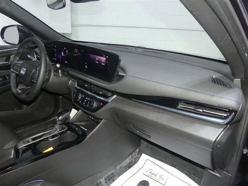 Used 2025 Buick Envista Sport Touring w/ Convenience I Package image 23