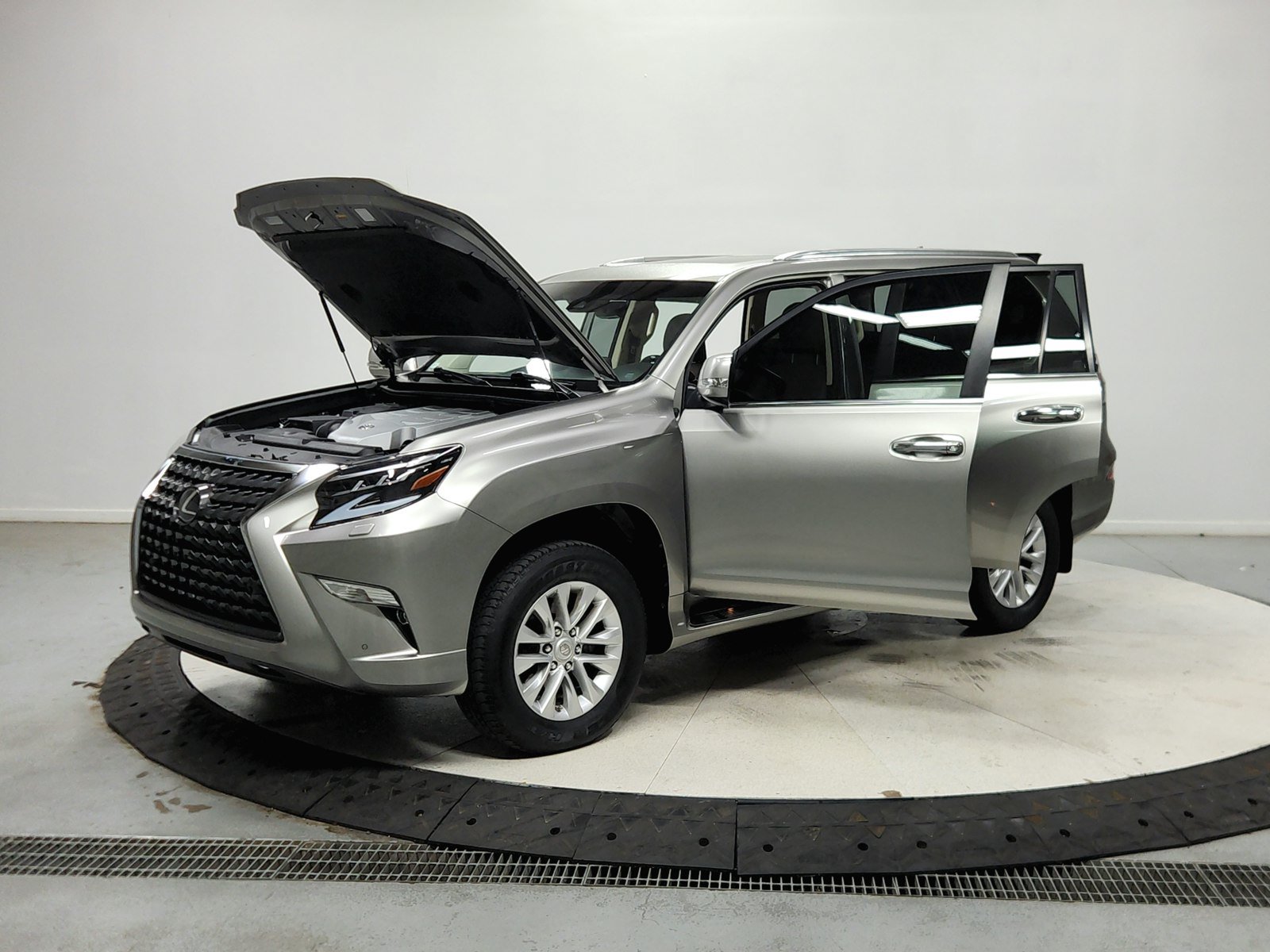Used 2023 Lexus GX 460 Premium w/ Premium Package AWD/4WD image 12