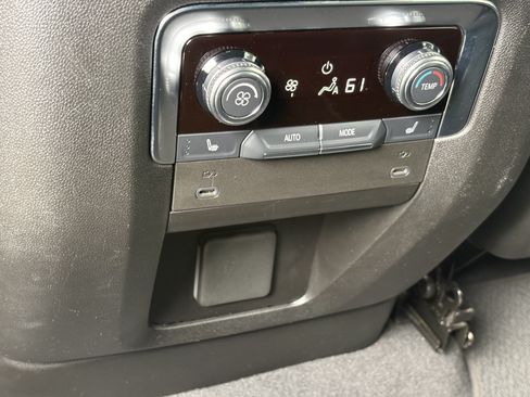 Used 2025 GMC Yukon XL Denali AWD/4WD image 15