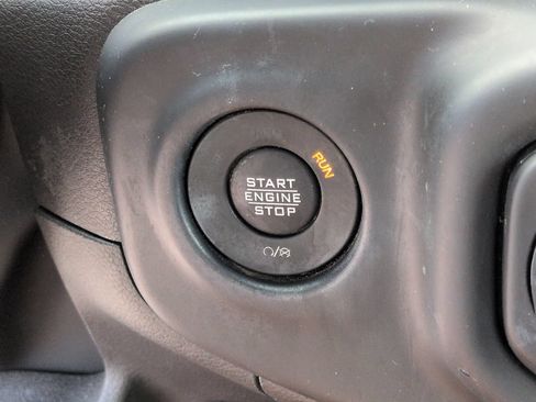 Used 2023 Jeep Wrangler Unlimited Sport AWD/4WD image 27