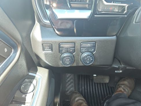 Used 2022 Chevrolet Silverado 1500 RST AWD/4WD image 18