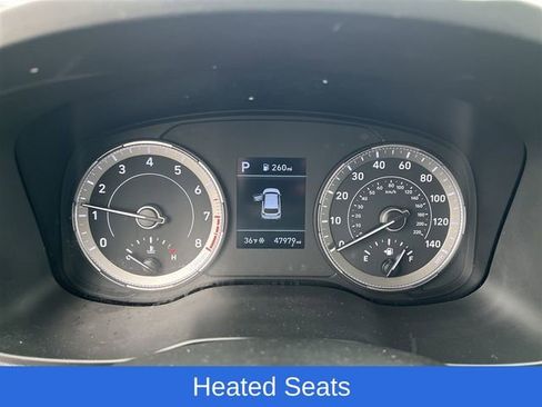 Used 2022 Hyundai Venue Limited image 14