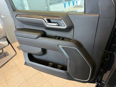 Used 2022 Chevrolet Silverado 1500 LT w/ Protection Package AWD/4WD image 22