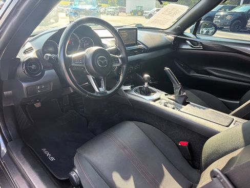 Used 2017 MAZDA MX-5 Miata Club w/ Brembo/BBS Package RWD image 10