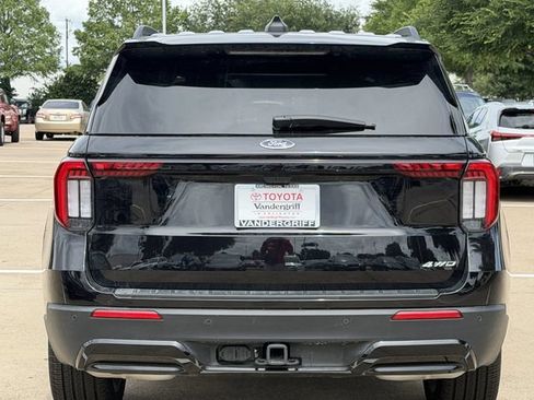Used 2025 Ford Explorer ST-Line w/ ST-Line Street Pack AWD/4WD image 5