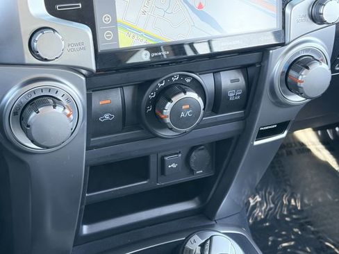 Used 2022 Toyota 4Runner SR5 Premium image 17