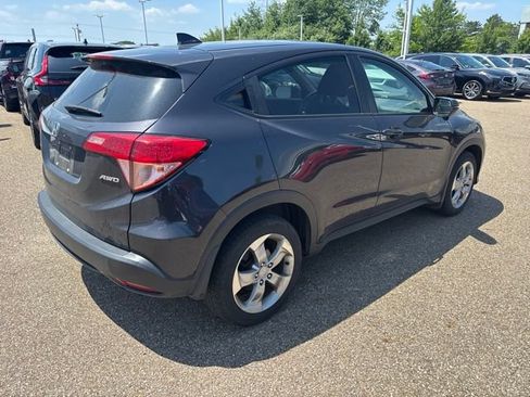 Used 2017 Honda HR-V EX image 3