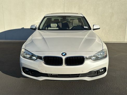 Used 2017 BMW 320i Sedan image 2