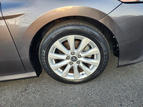 Used 2019 Toyota Camry LE image 6
