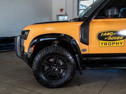 Used 2022 Land Rover Defender 110 X-Dynamic SE image 9