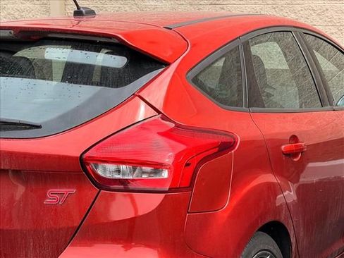 Used 2018 Ford Focus ST image 17