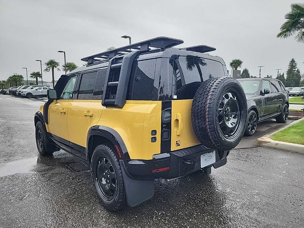 New 2026 Land Rover Defender 110 Trophy Edition AWD/4WD image 3
