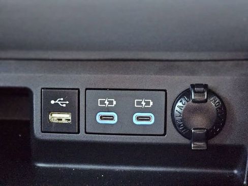 Used 2022 Toyota Highlander XLE image 25