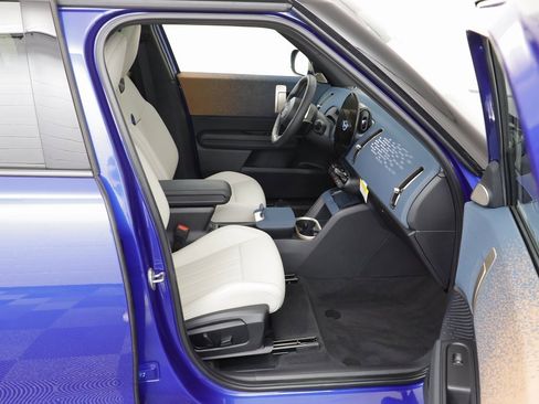 Certified 2025 MINI Cooper Countryman S w/ Comfort Package Max image 18