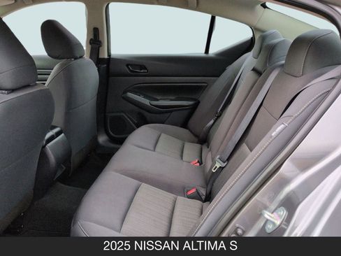 Used 2025 Nissan Altima 2.5 S image 16