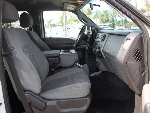 Used 2015 Ford F550 4x4 Crew Cab Super Duty image 35