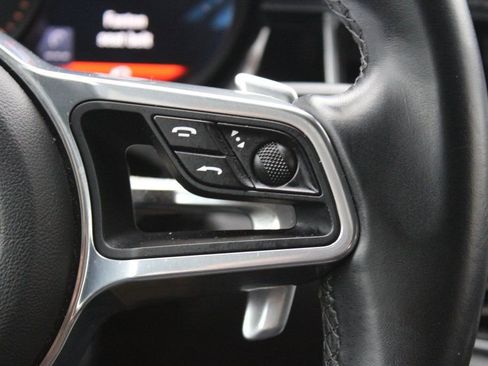 Used 2018 Porsche Macan Base image 15