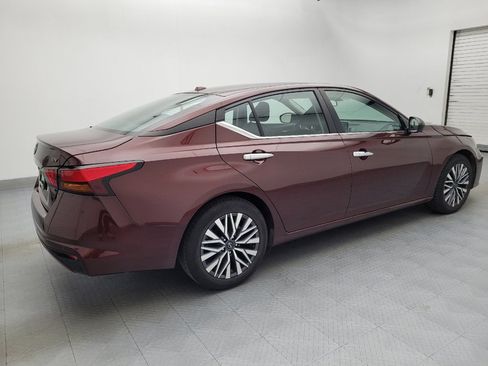 Used 2024 Nissan Altima 2.5 SV image 10