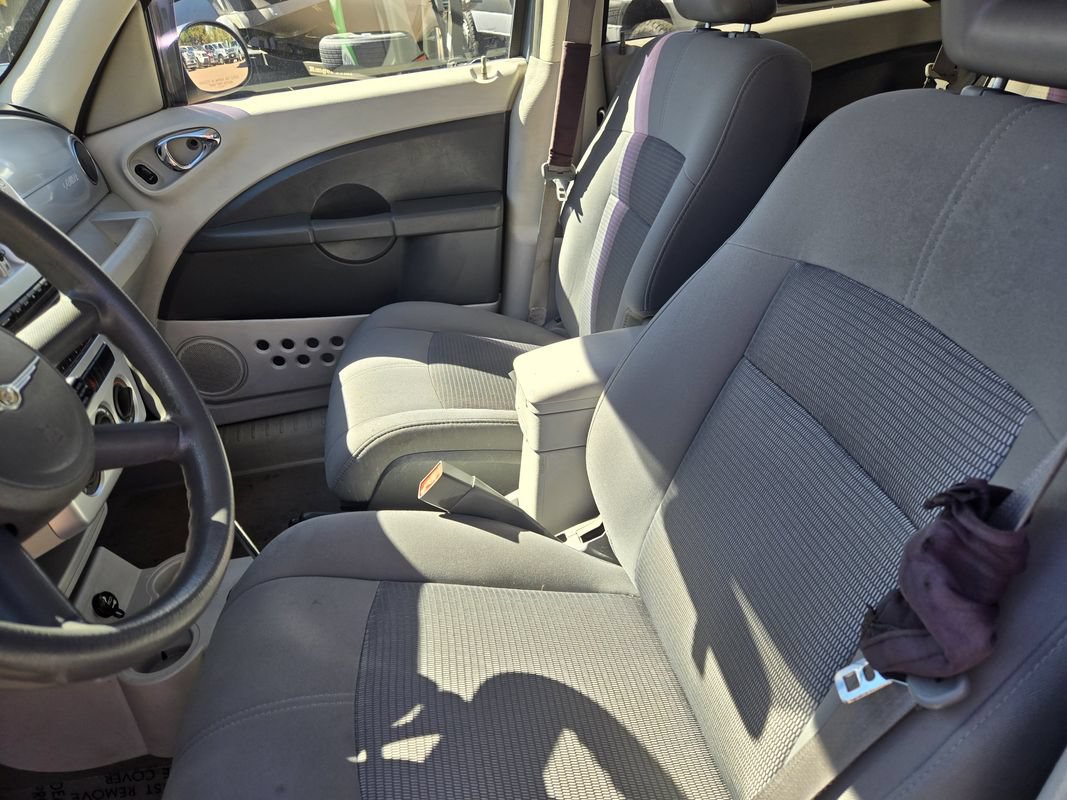 Used 2009 Chrysler PT Cruiser Touring FWD image 16