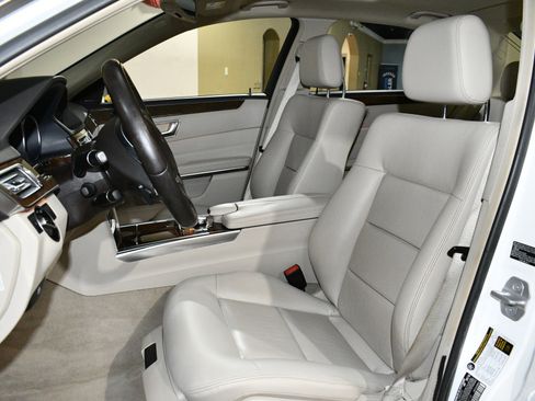 Used 2014 Mercedes-Benz E 350 4MATIC Sedan image 7