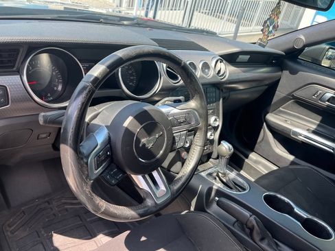 Used 2018 Ford Mustang GT w/ GT Performance Package RWD image 9