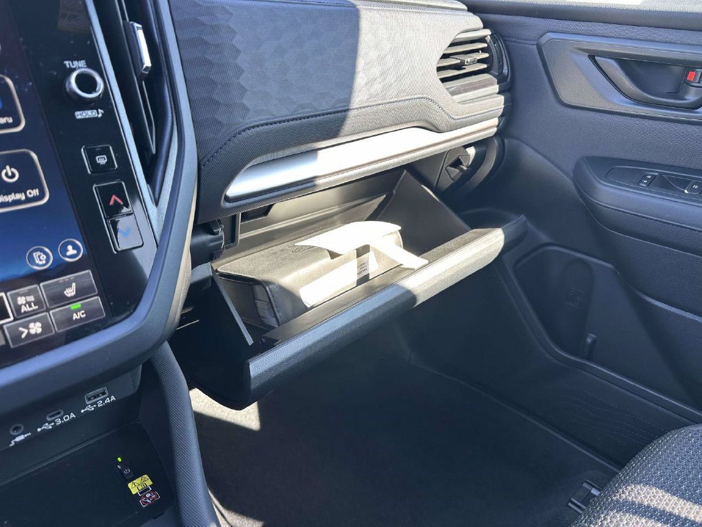 Certified 2025 Subaru Forester Premium AWD/4WD image 17