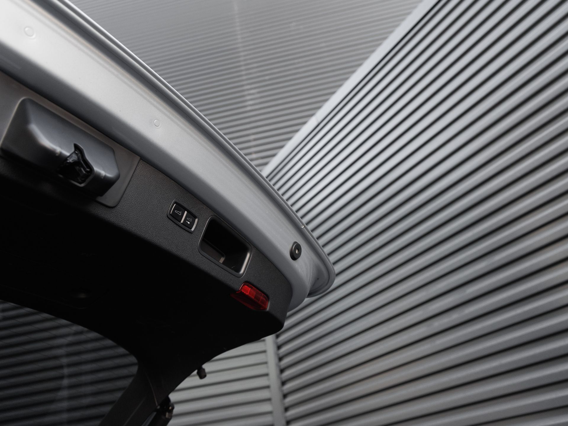Certified 2023 Porsche Macan AWD/4WD image 27
