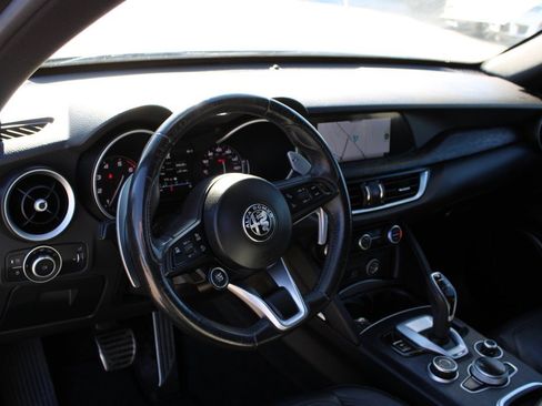 Used 2022 Alfa Romeo Stelvio Sprint image 11