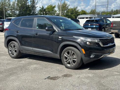 Used 2021 Kia Seltos LX AWD/4WD image 11