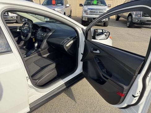 Used 2017 Ford Focus SE image 15